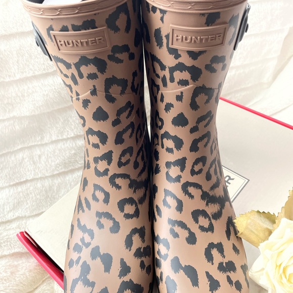 New with tags HUNTER ORIGINAL REFINED SHORT WATERPROOF LEOPARD RAIN BOOT SZ 9 - Picture 8 of 8